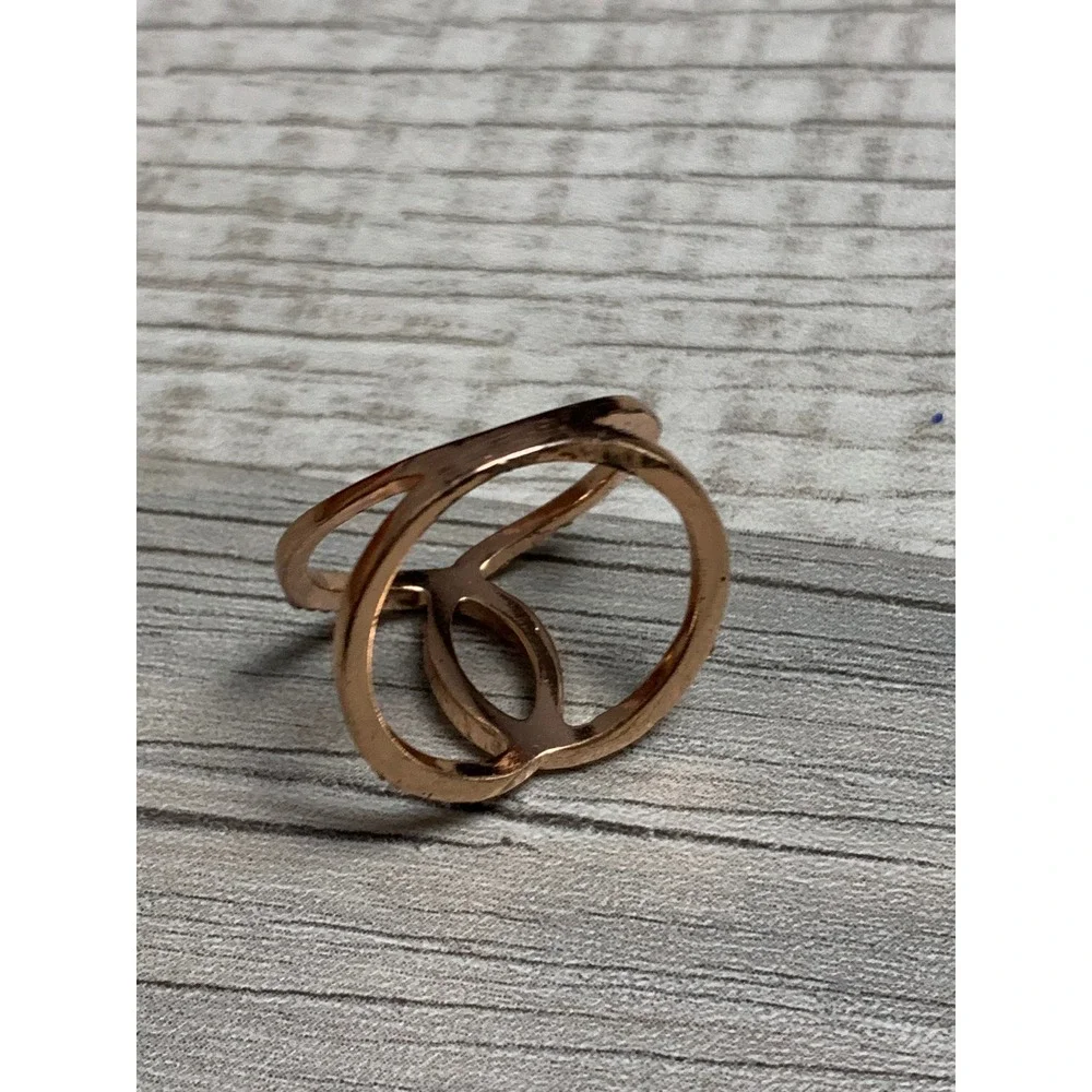 Rose Gold Tone Interlocking Circle Crystal Pavé Double Band Fashion Ring Size 9